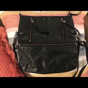 The Sak Blk Leather Crossbody Purse